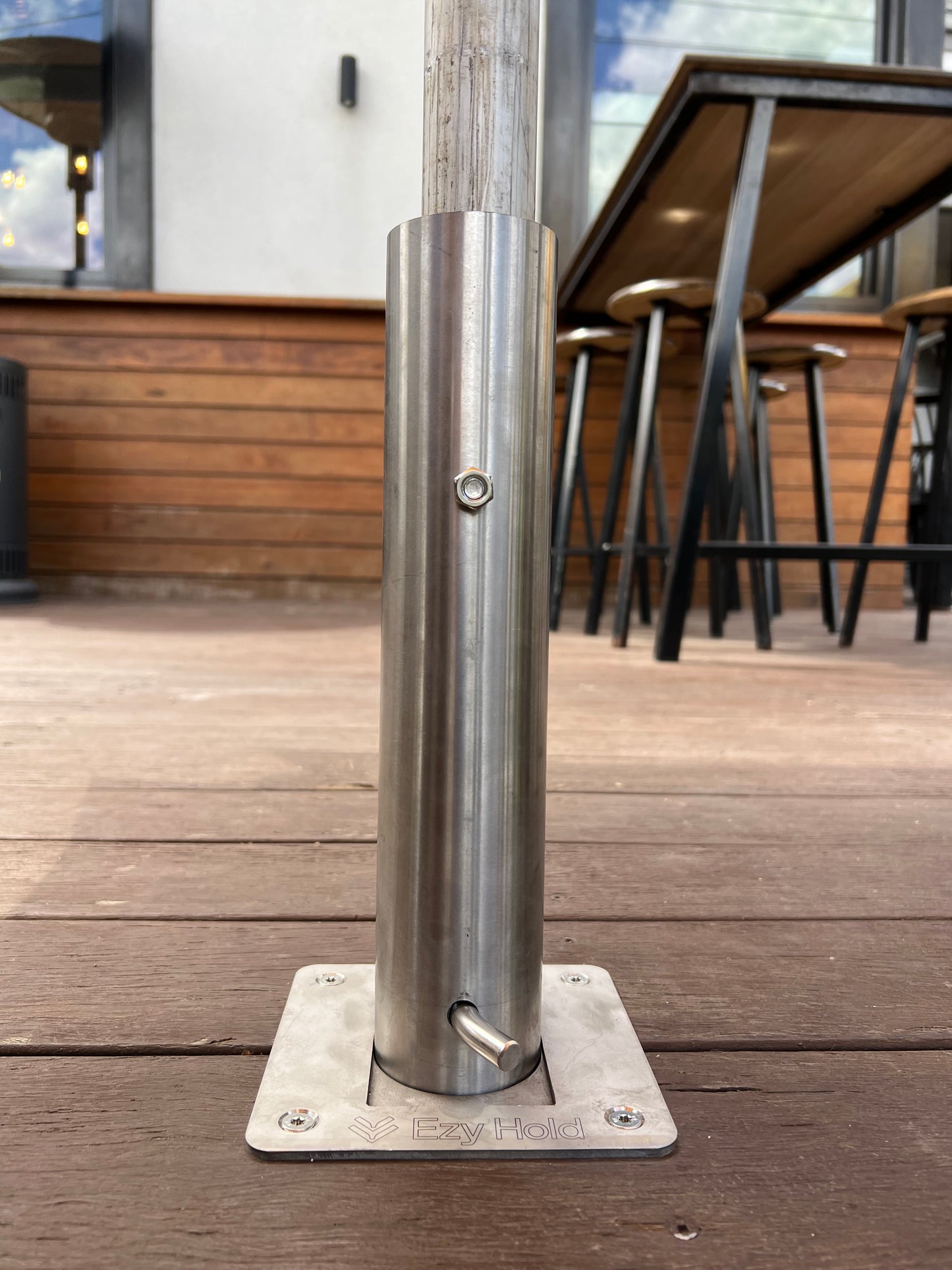 EzyHold Lockable Top - Umbrella Mount